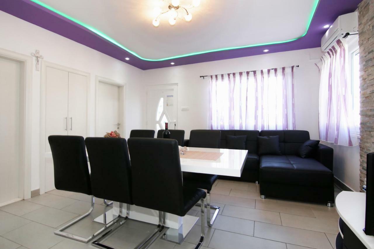 トロギール Luxury House With Poolヴィラ エクステリア 写真