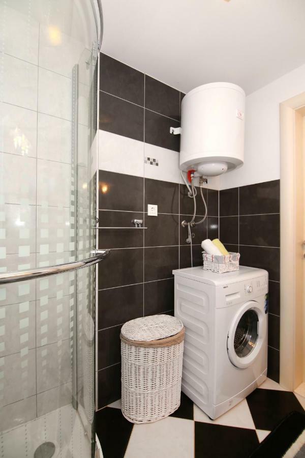 トロギール Luxury House With Poolヴィラ エクステリア 写真